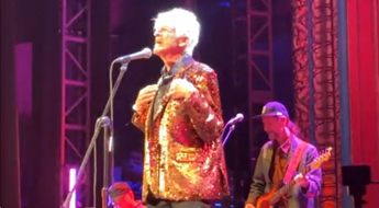 Willie Loca singing Mass Ave