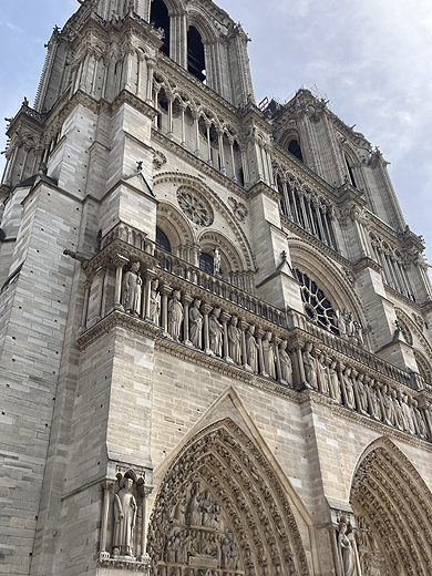Joanie in Paris